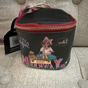 NWT Nicole Lee Black /Gold Zipper w/Fringe & Wristlet small